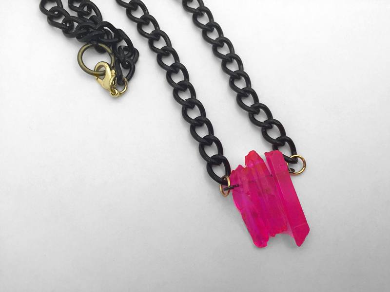 the neon rocks necklace