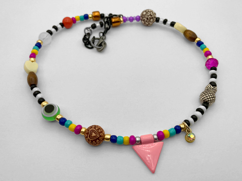 image representing the funky summer choker Array